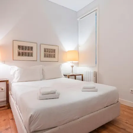 Castelo Design Aparment W/ Balcony & Super View By Lovelystay Lisbon Exterior photo
